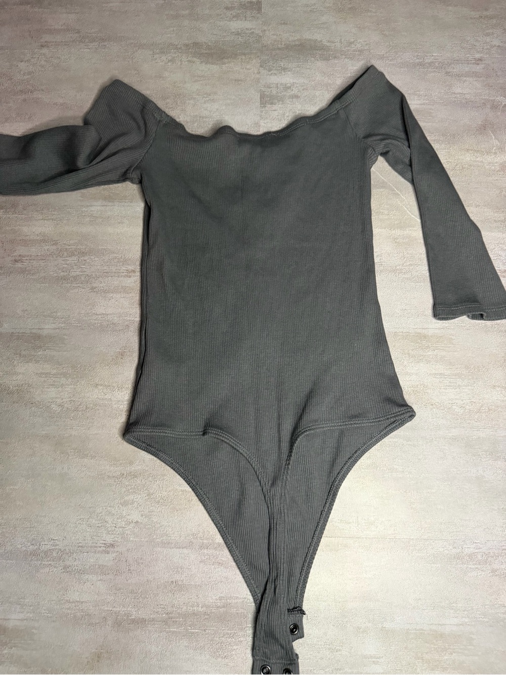 Express Gray Off-Shoulder Ribbed Button-Front Bodysuit - Picture 2 of 4